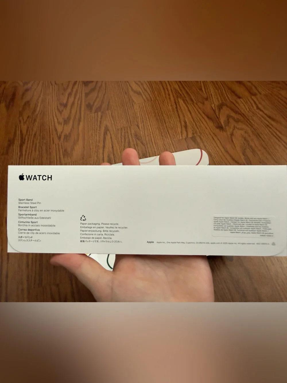 NWT Apple Watch SE 3rd Gen 40mm GPS Starlight Aluminum w/ Starlight Sport Band